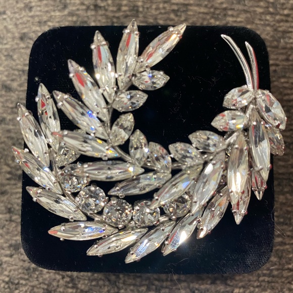 Meet your Posher, Elvira - Picture 1 of 1